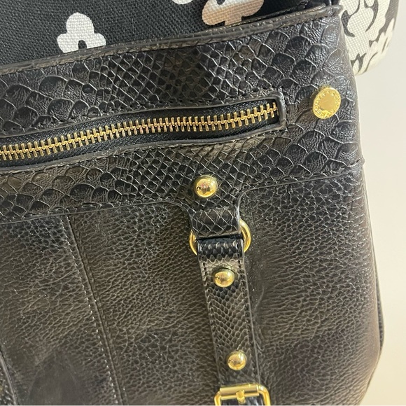 Steve Madden Black Textured Cross-Over Bag/Purse - Picture 2 of 7